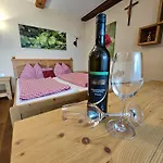 Couette-café Weingut Buschenschank Schneiderannerl
