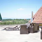 Weingut Buschenschank Schneiderannerl 3*