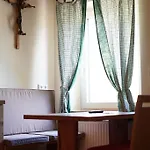 Weingut Buschenschank Schneiderannerl Couette-café Gleinstätten