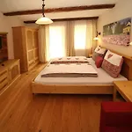 Weingut Buschenschank Schneiderannerl 3*