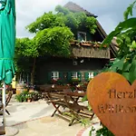 Weingut Buschenschank Schneiderannerl Couette-café 3*