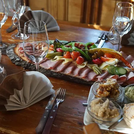 Bed & Breakfast Weingut Buschenschank Schneiderannerl Gleinstatten