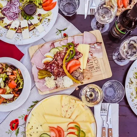 Weingut Buschenschank Schneiderannerl Bed & Breakfast Gleinstatten