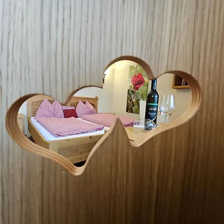 Weingut Buschenschank Schneiderannerl Oda ve Kahvaltı 3*