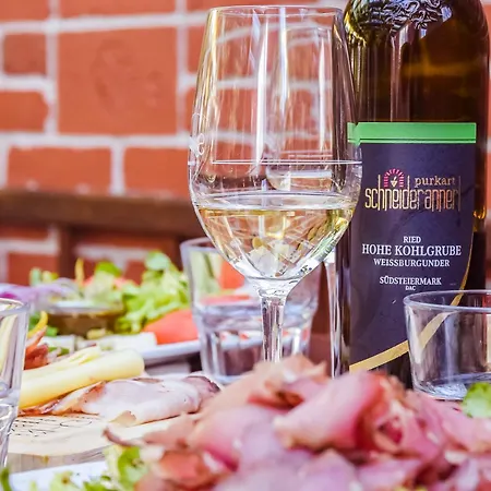 Weingut Buschenschank Schneiderannerl 3* Gleinstätten