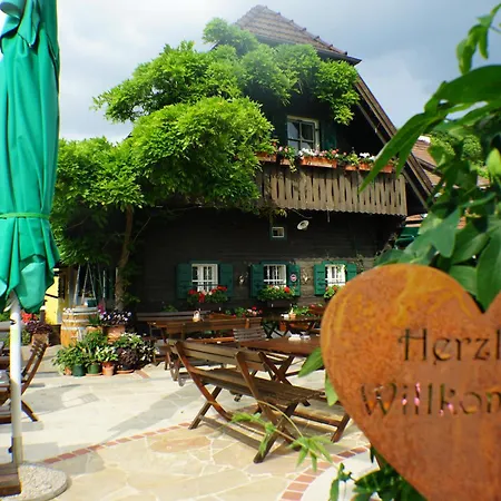 Weingut Buschenschank Schneiderannerl Bed & Breakfast 3*