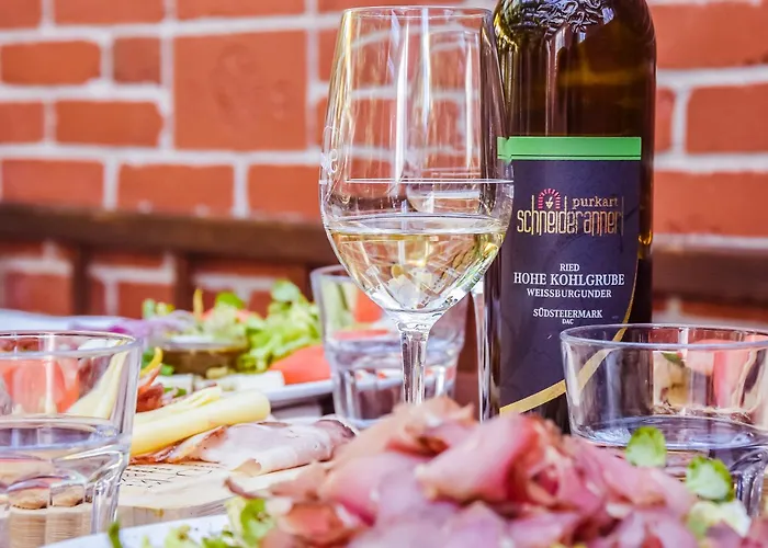 Weingut Buschenschank Schneiderannerl 3* Gleinstätten