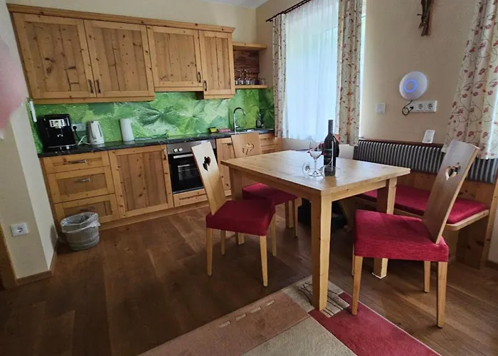 فندق مبيت وإفطار Weingut Buschenschank Schneiderannerl Gleinstätten