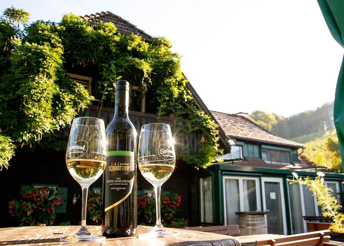 Weingut Buschenschank Schneiderannerl 3*