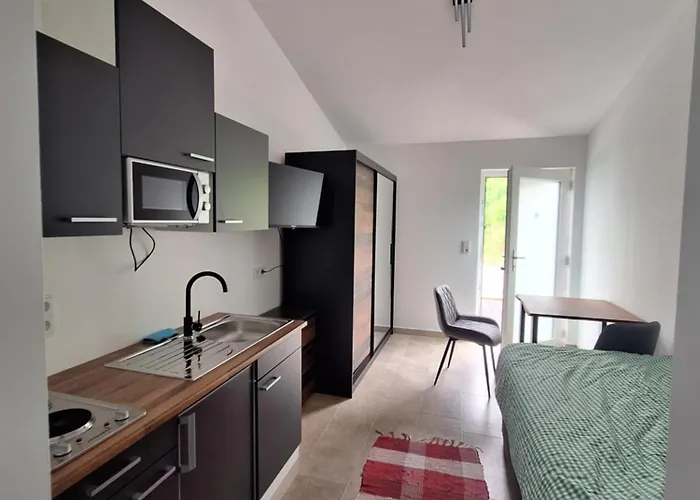 فندق مبيت وإفطار Weingut Buschenschank Schneiderannerl