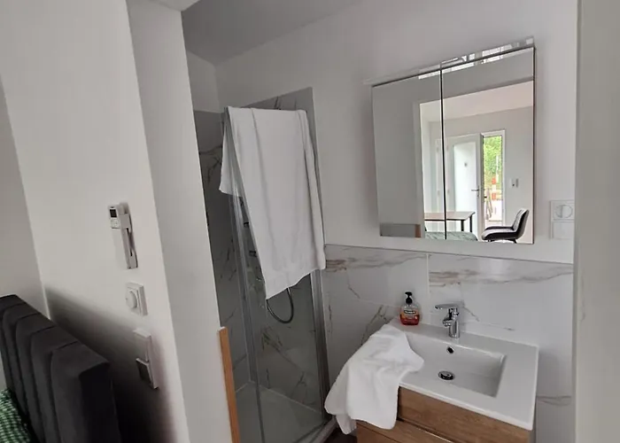 فندق مبيت وإفطار Weingut Buschenschank Schneiderannerl Gleinstätten