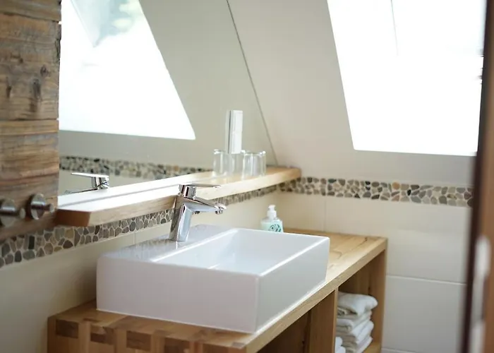 فندق مبيت وإفطار Weingut Buschenschank Schneiderannerl 3*