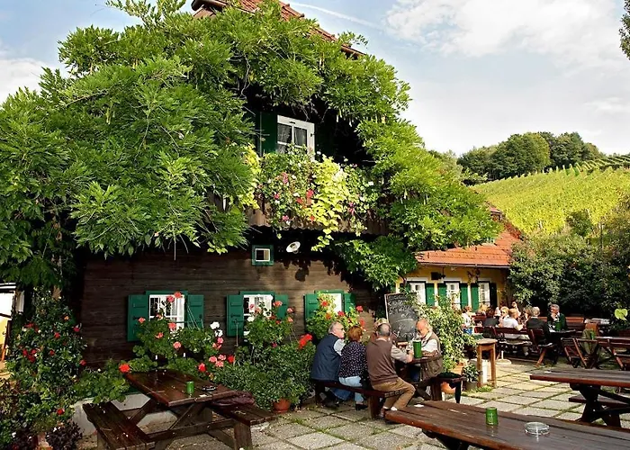 فندق مبيت وإفطار Weingut Buschenschank Schneiderannerl Gleinstätten